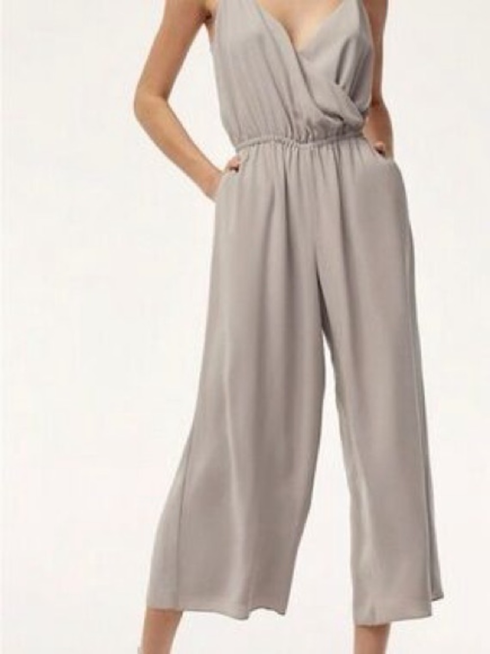 WILFRED ARITZIA Light Taupe Grey Melodie Wide Leg Jumpsuit Pantsuit V-Neck Med